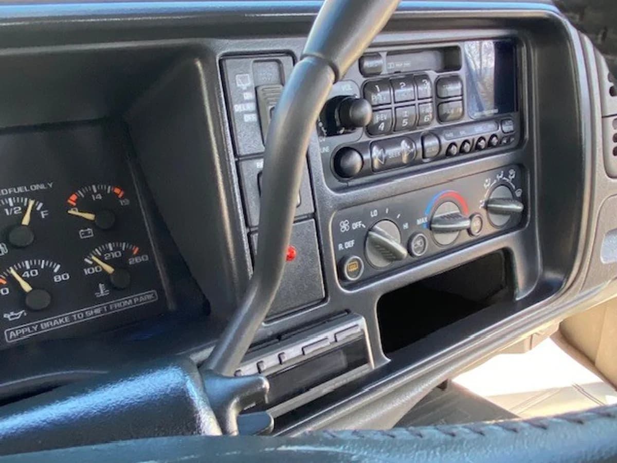 CHEVROLET TAHOE 5.7 V8 350 1995 - Imagen 29