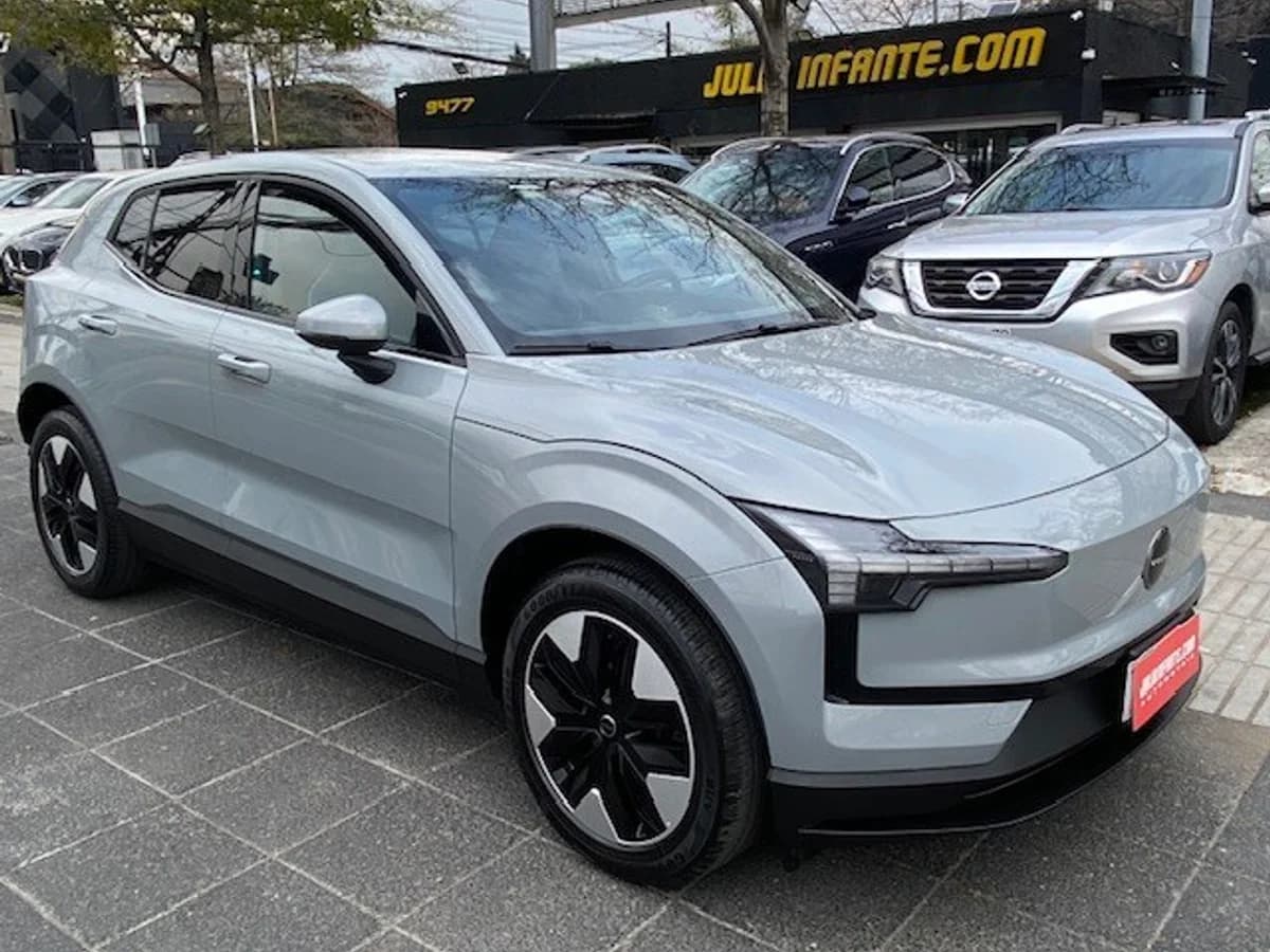 VOLVO EX30 Core 2.0 AT 2025 - Imagen 3