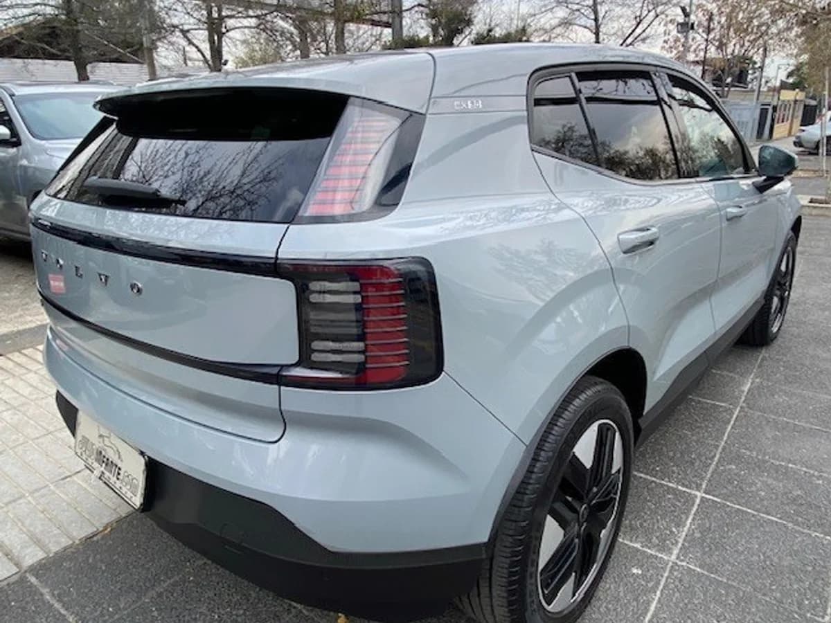 VOLVO EX30 Core 2.0 AT 2025 - Imagen 2