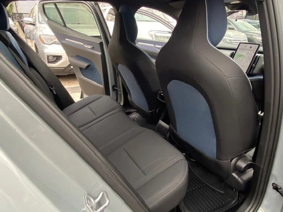 VOLVO EX30 Core 2.0 AT 2025 - Imagen 18