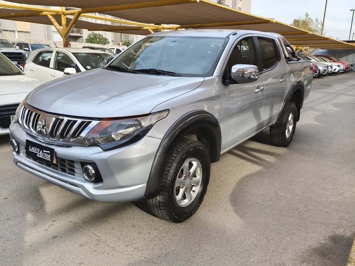 MITSUBISHI L200 KATANA CR 2.4 2017 - Imagen 3