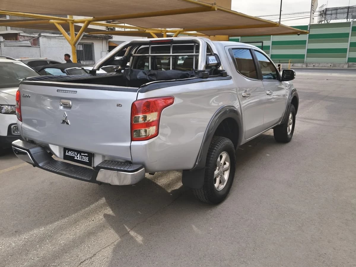 MITSUBISHI L200 KATANA CR 2.4 2017 - Imagen 6