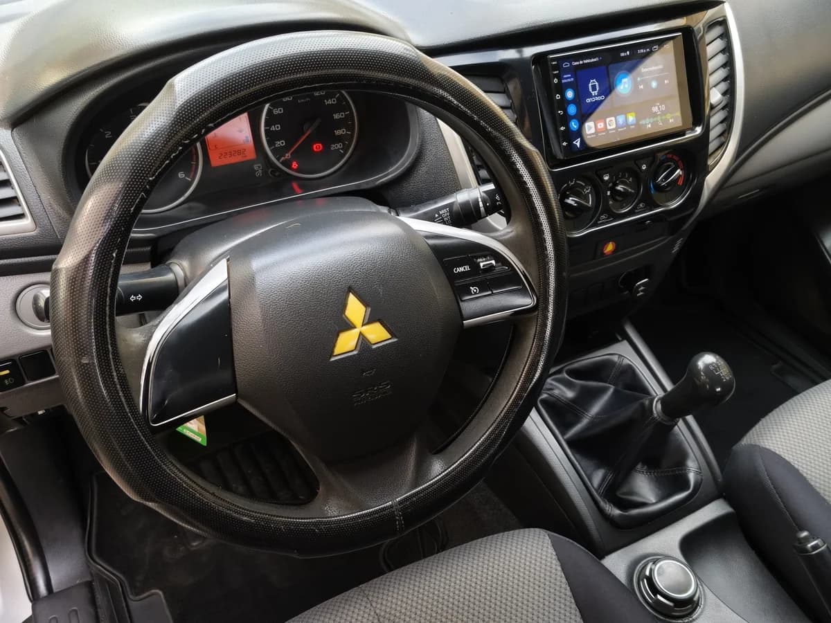 MITSUBISHI L200 KATANA CR 2.4 2017 - Imagen 7