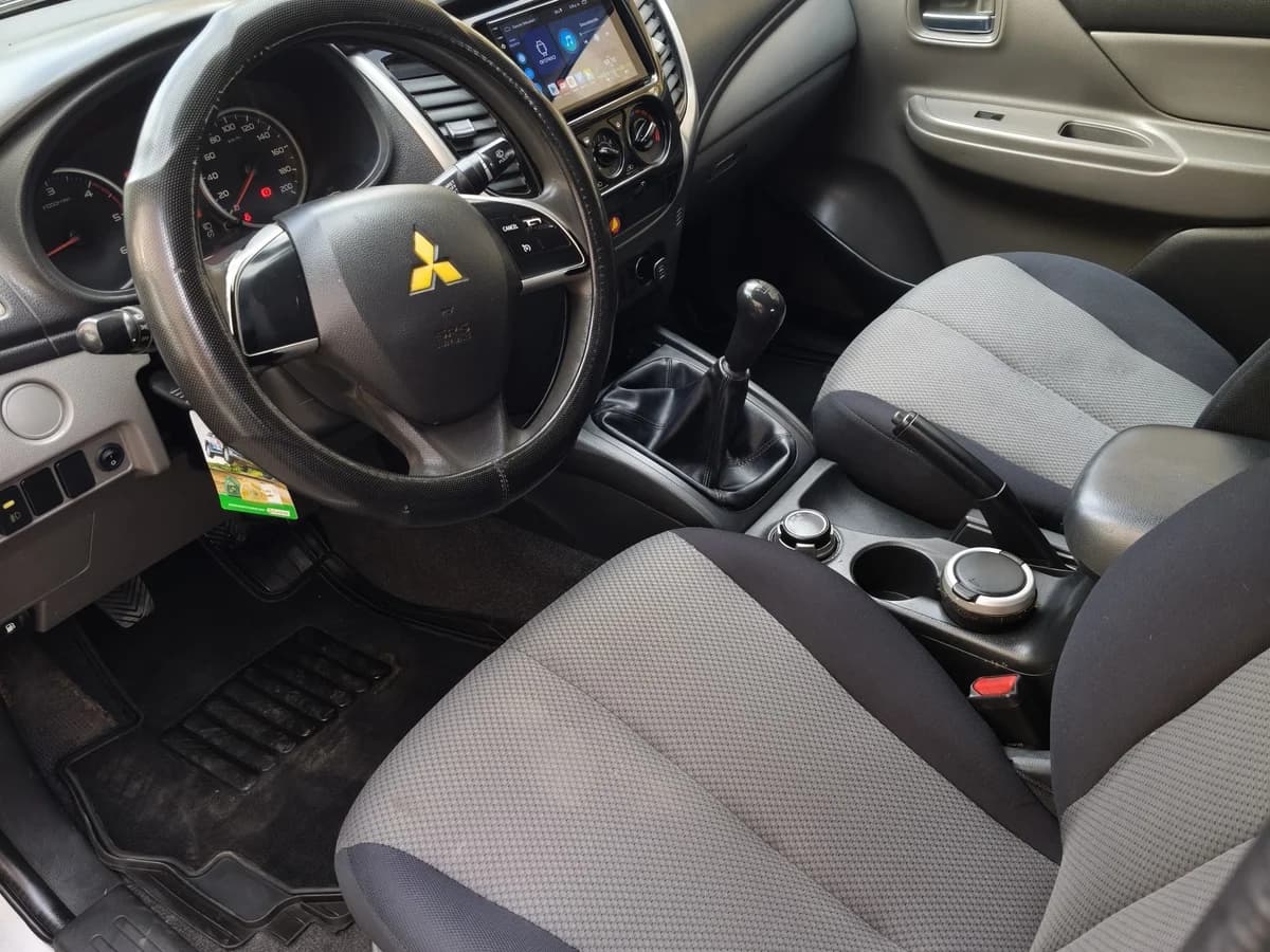 MITSUBISHI L200 KATANA CR 2.4 2017 - Imagen 9
