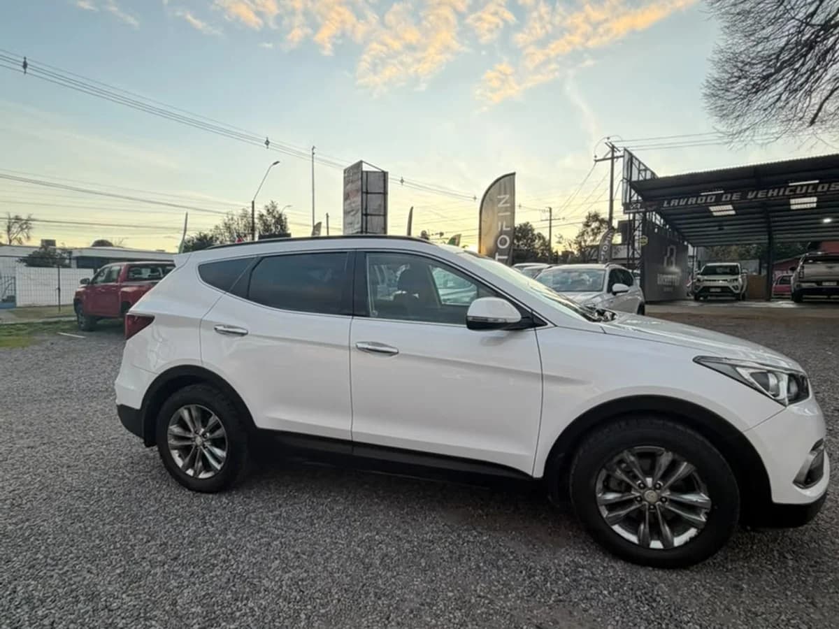 HYUNDAI Santa Fe GLS 2.4 2017 - Imagen 9