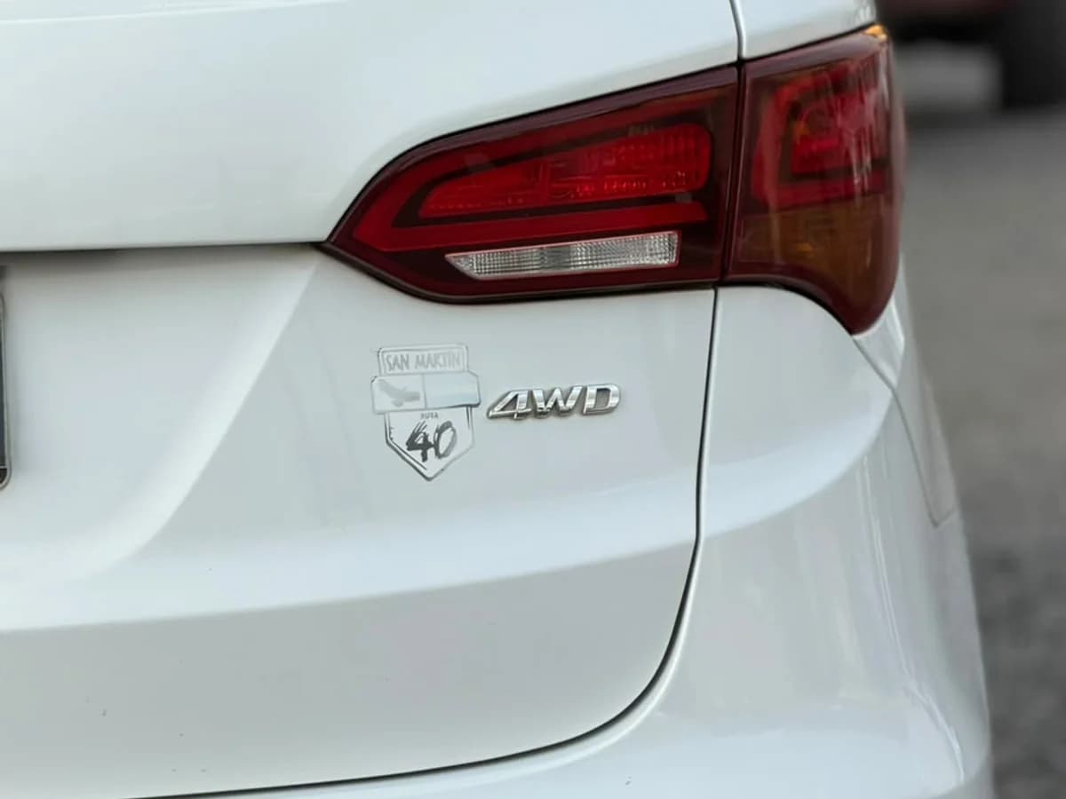 HYUNDAI Santa Fe GLS 2.4 2017 - Imagen 11