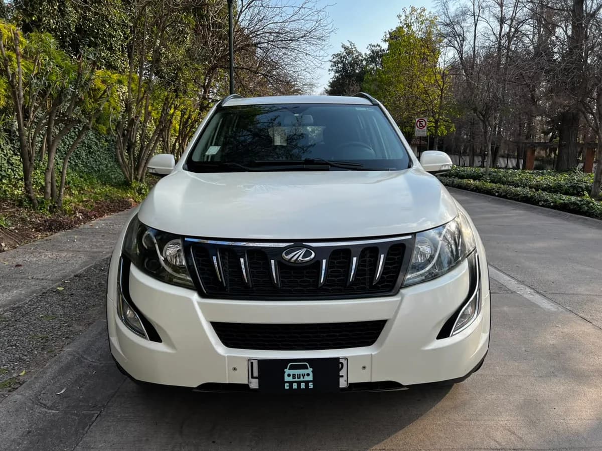 MAHINDRA XUV 500 2.2L BENCINA 4X2 AUT AÑO 2019 - Imagen 2