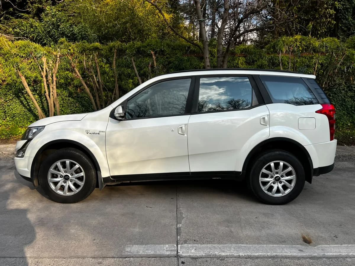 MAHINDRA XUV 500 2.2L BENCINA 4X2 AUT AÑO 2019 - Imagen 4
