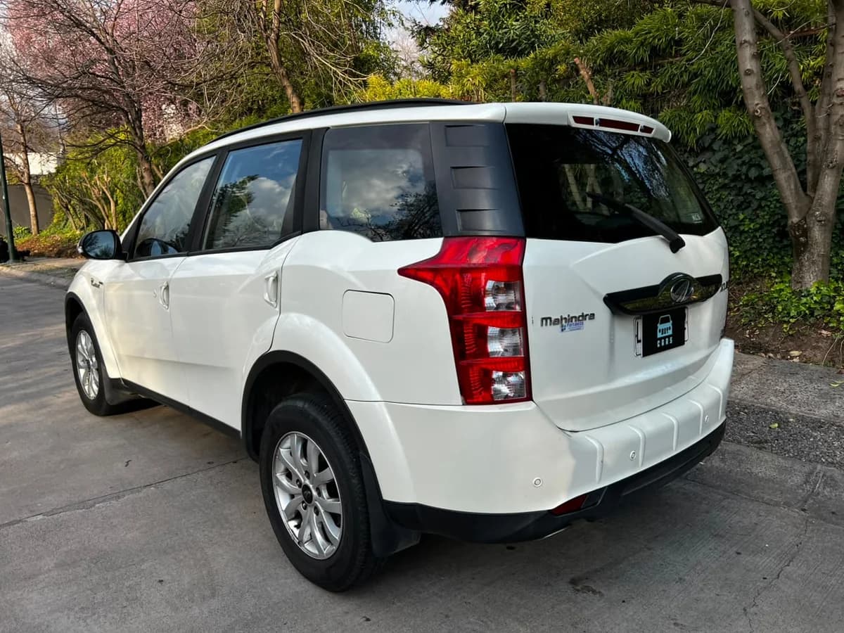 MAHINDRA XUV 500 2.2L BENCINA 4X2 AUT AÑO 2019 - Imagen 5