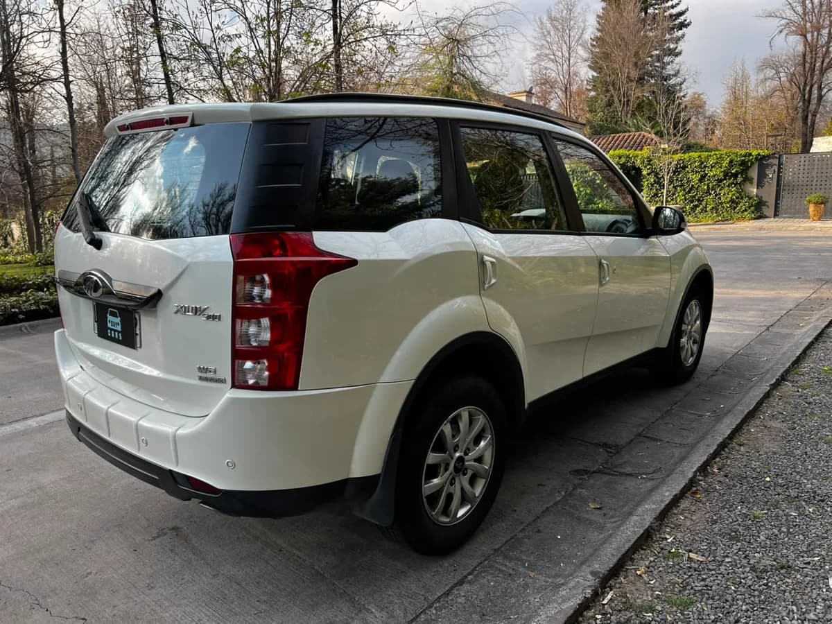 MAHINDRA XUV 500 2.2L BENCINA 4X2 AUT AÑO 2019 - Imagen 9
