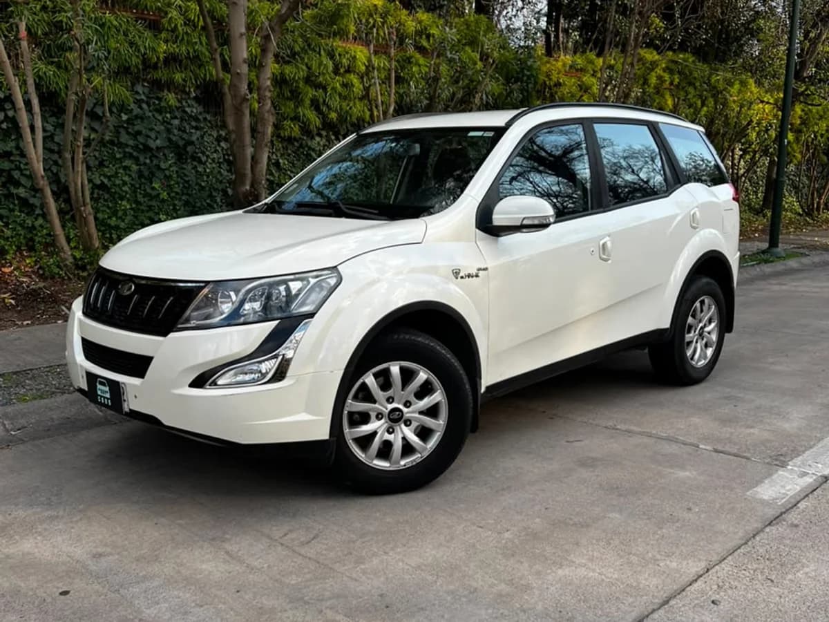 MAHINDRA XUV 500 2.2L BENCINA 4X2 AUT AÑO 2019 - Imagen 12