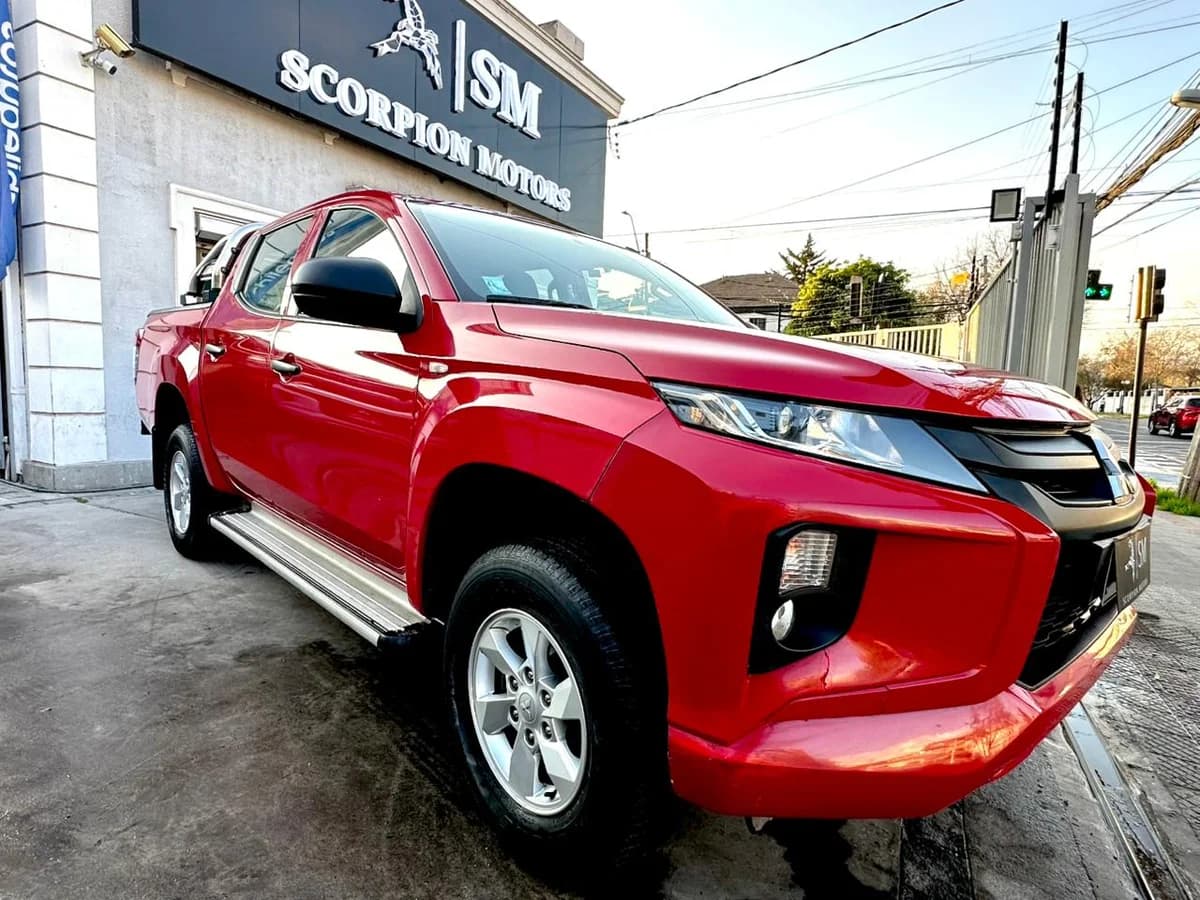 MITSUBISHI L200 WORK CR WF 2.4 2023 - Imagen 2