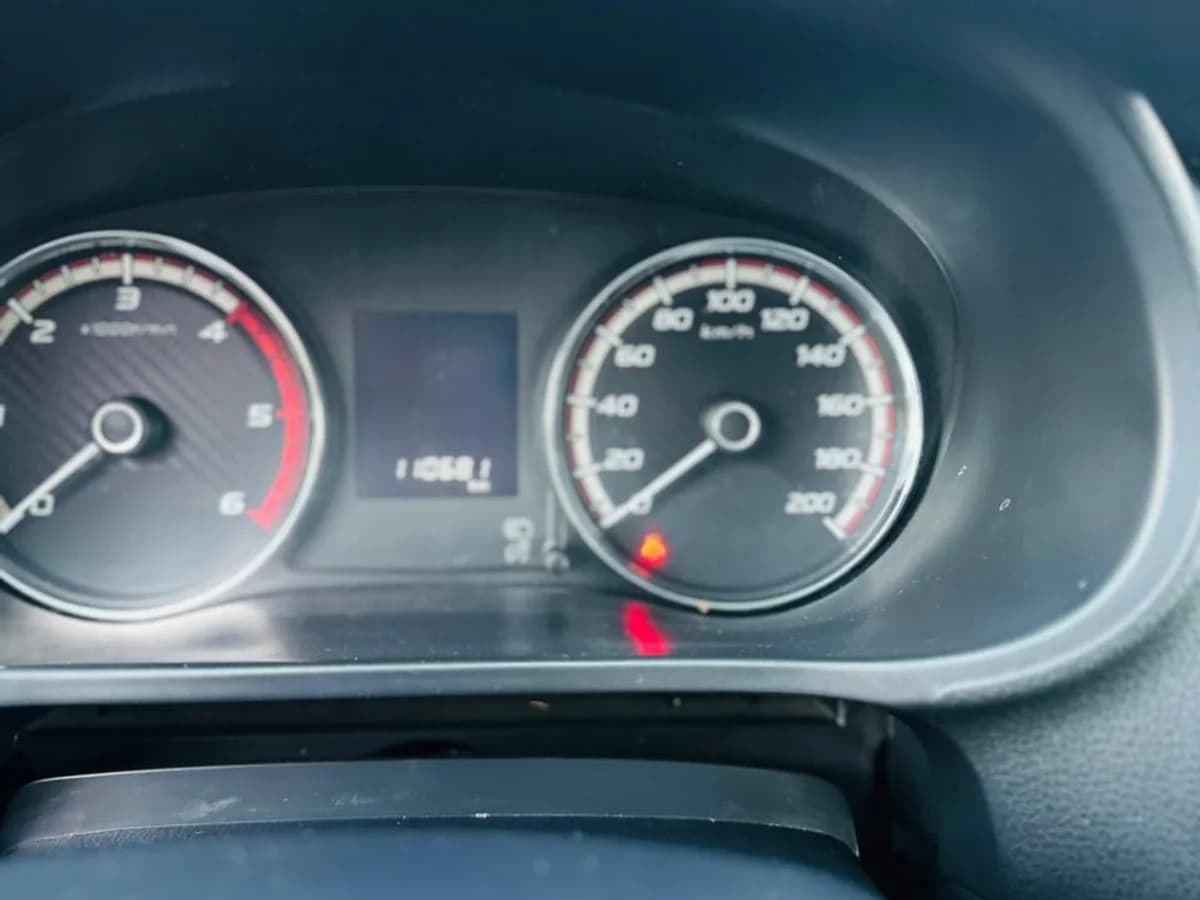 MITSUBISHI L200 WORK CR WF 2.4 2023 - Imagen 8