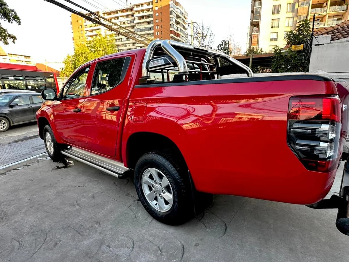 MITSUBISHI L200 WORK CR WF 2.4 2023 - Imagen 12