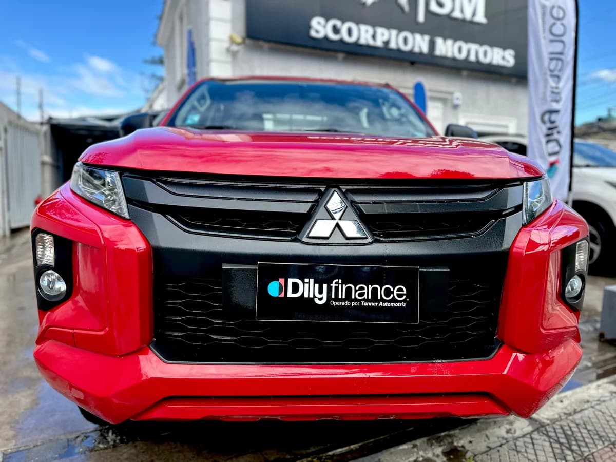 MITSUBISHI L200 WORK CR WF 2.4 2023 - Imagen 9