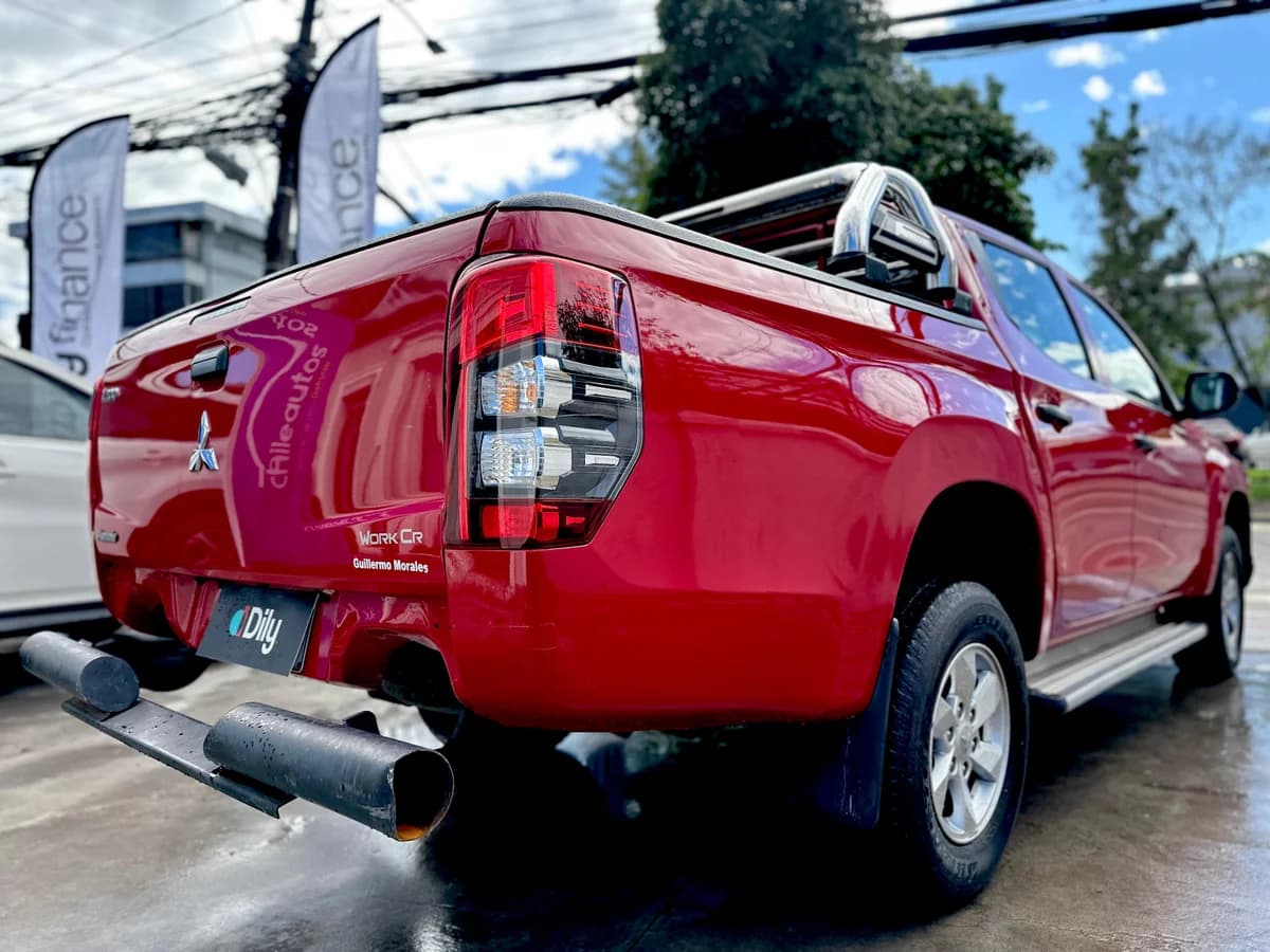 MITSUBISHI L200 WORK CR WF 2.4 2023 - Imagen 20