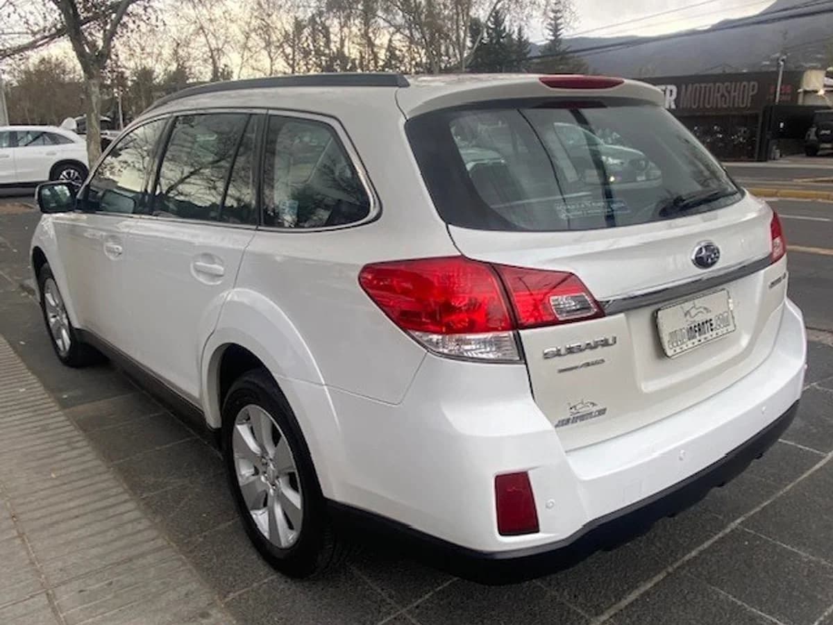 SUBARU OUTBACK 2.5 AWD 2010 - Imagen 4