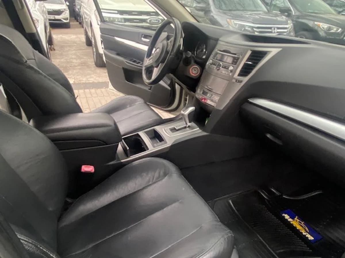 SUBARU OUTBACK 2.5 AWD 2010 - Imagen 16