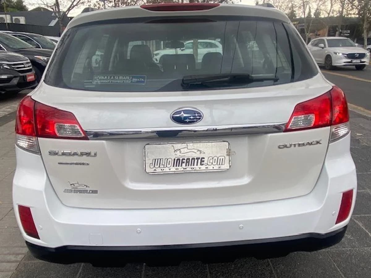 SUBARU OUTBACK 2.5 AWD 2010 - Imagen 6