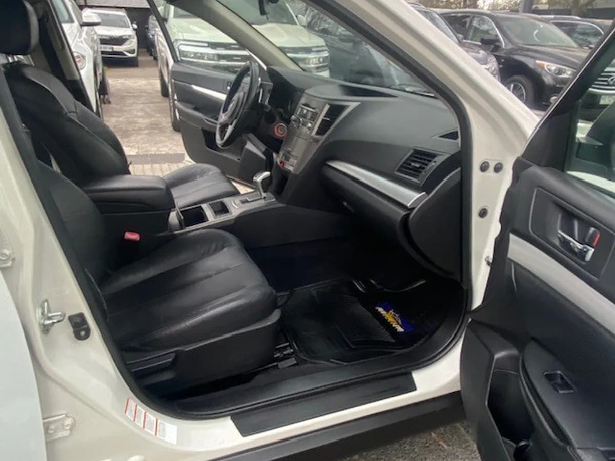 SUBARU OUTBACK 2.5 AWD 2010 - Imagen 11
