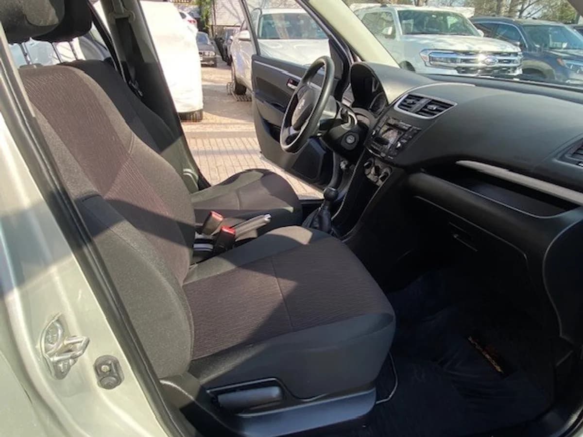 SUZUKI SWIFT GL 1.2 Aire 2018 - Imagen 22