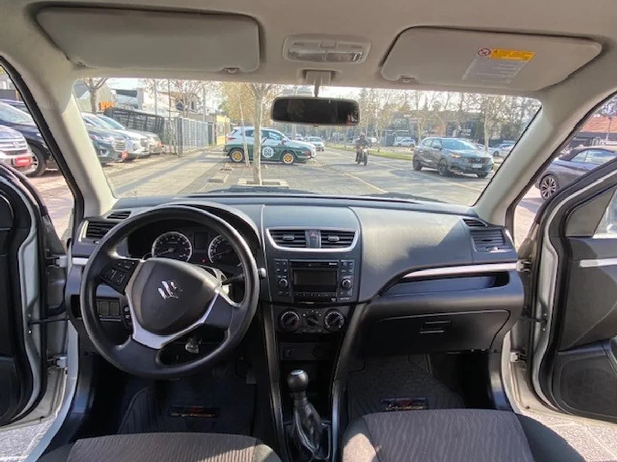 SUZUKI SWIFT GL 1.2 Aire 2018 - Imagen 18