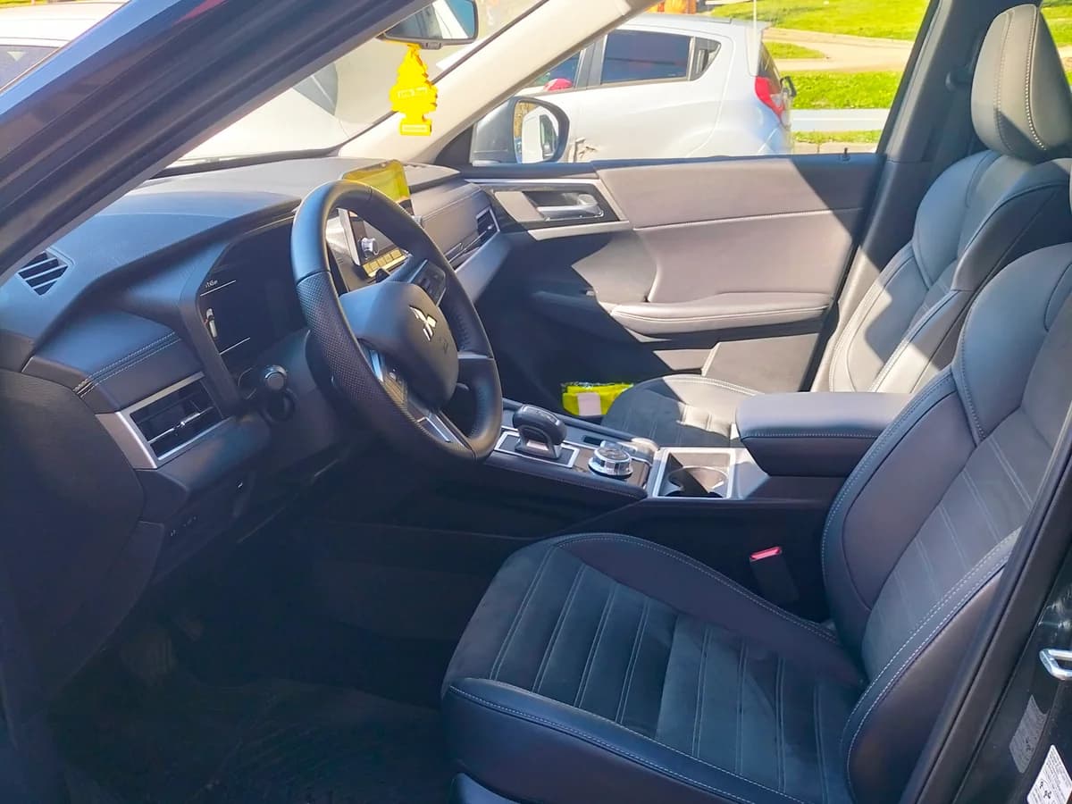 MITSUBISHI Outlander 2.5 GLS P 2025 - Imagen 7