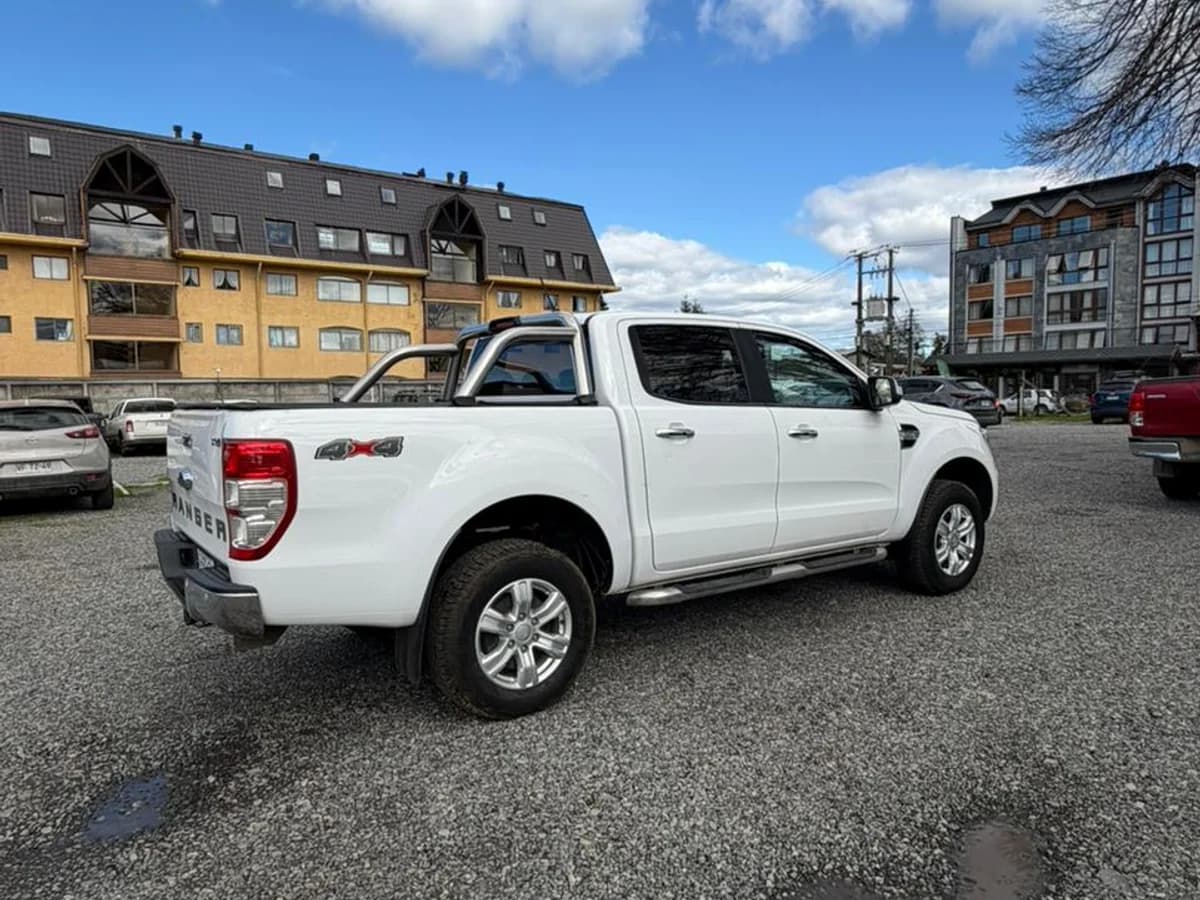 FORD Ranger 3.2 XLT 4X4 DIESEL DOB. CAB. AT 4P 2023 - Imagen 3