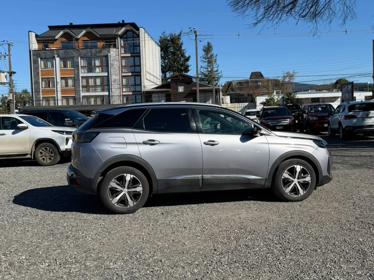 PEUGEOT 3008 1.6 ALLURE PACK THP 165 EAT6 2024 - Imagen 4