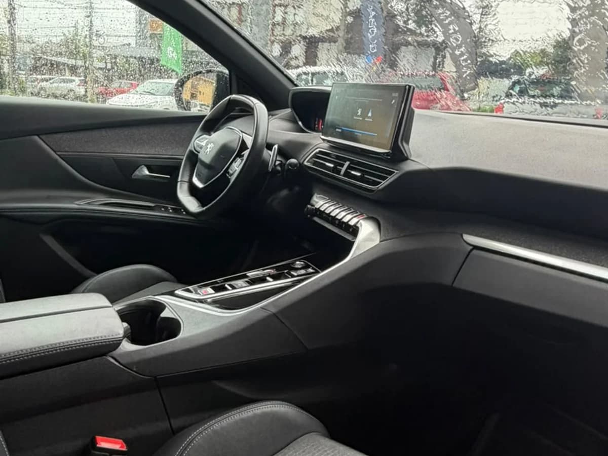 PEUGEOT 3008 1.6 ALLURE PACK THP 165 EAT6 2024 - Imagen 9
