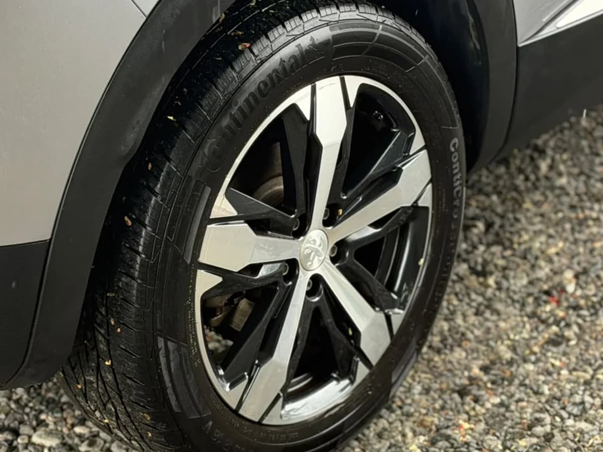 PEUGEOT 3008 1.6 ALLURE PACK THP 165 EAT6 2024 - Imagen 11