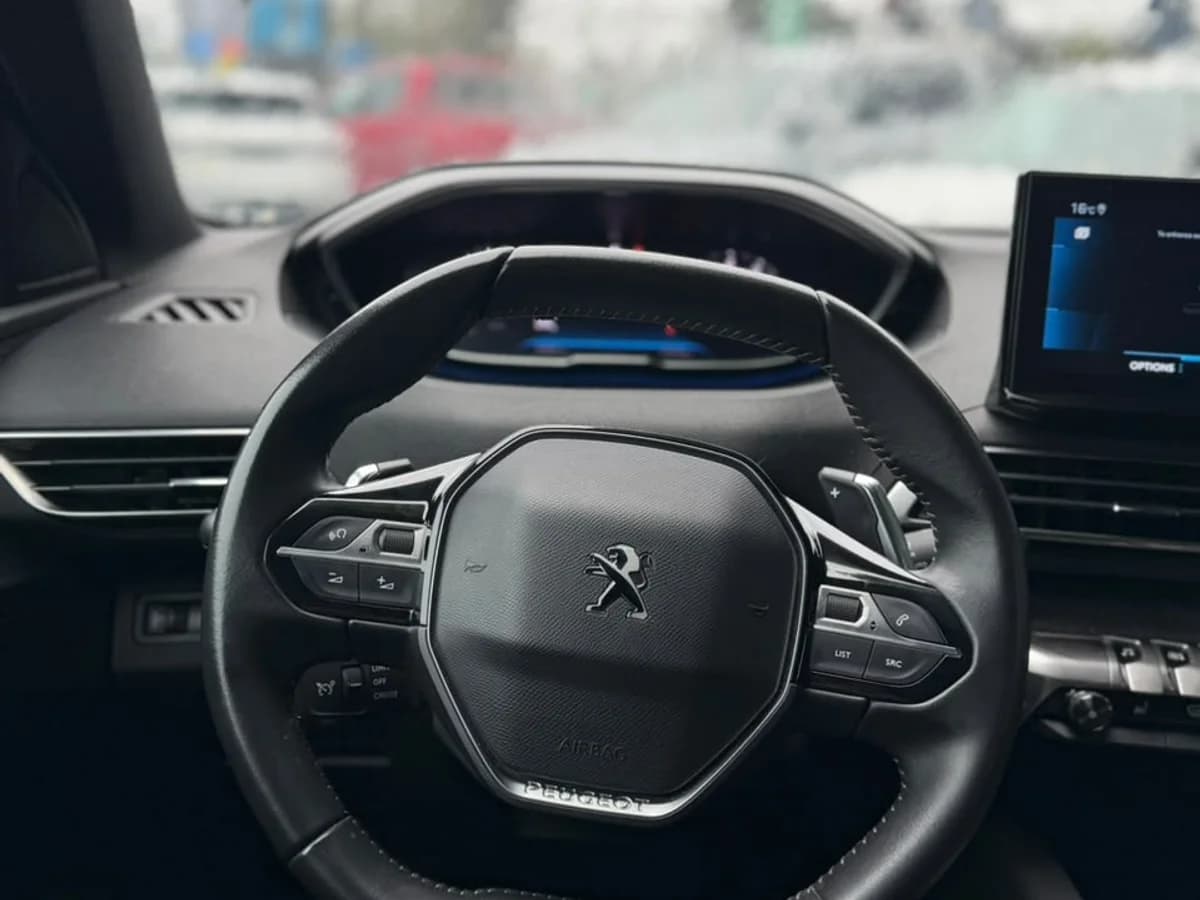 PEUGEOT 3008 1.6 ALLURE PACK THP 165 EAT6 2024 - Imagen 12