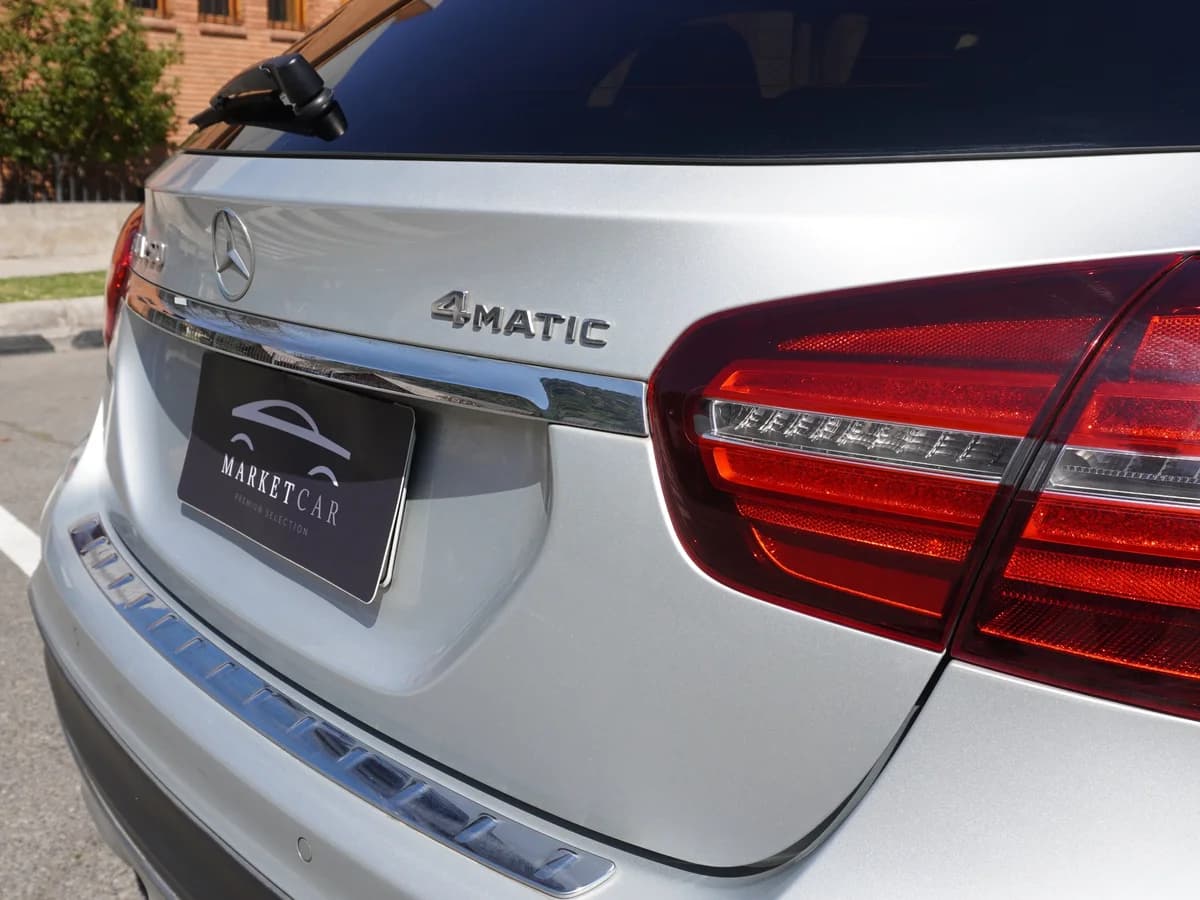 Mercedes Benz GLA 250 4Matic - Imagen 14
