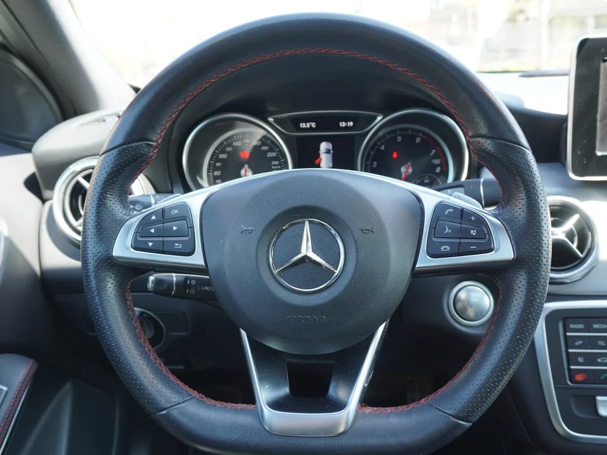 Mercedes Benz GLA 250 4Matic - Imagen 25
