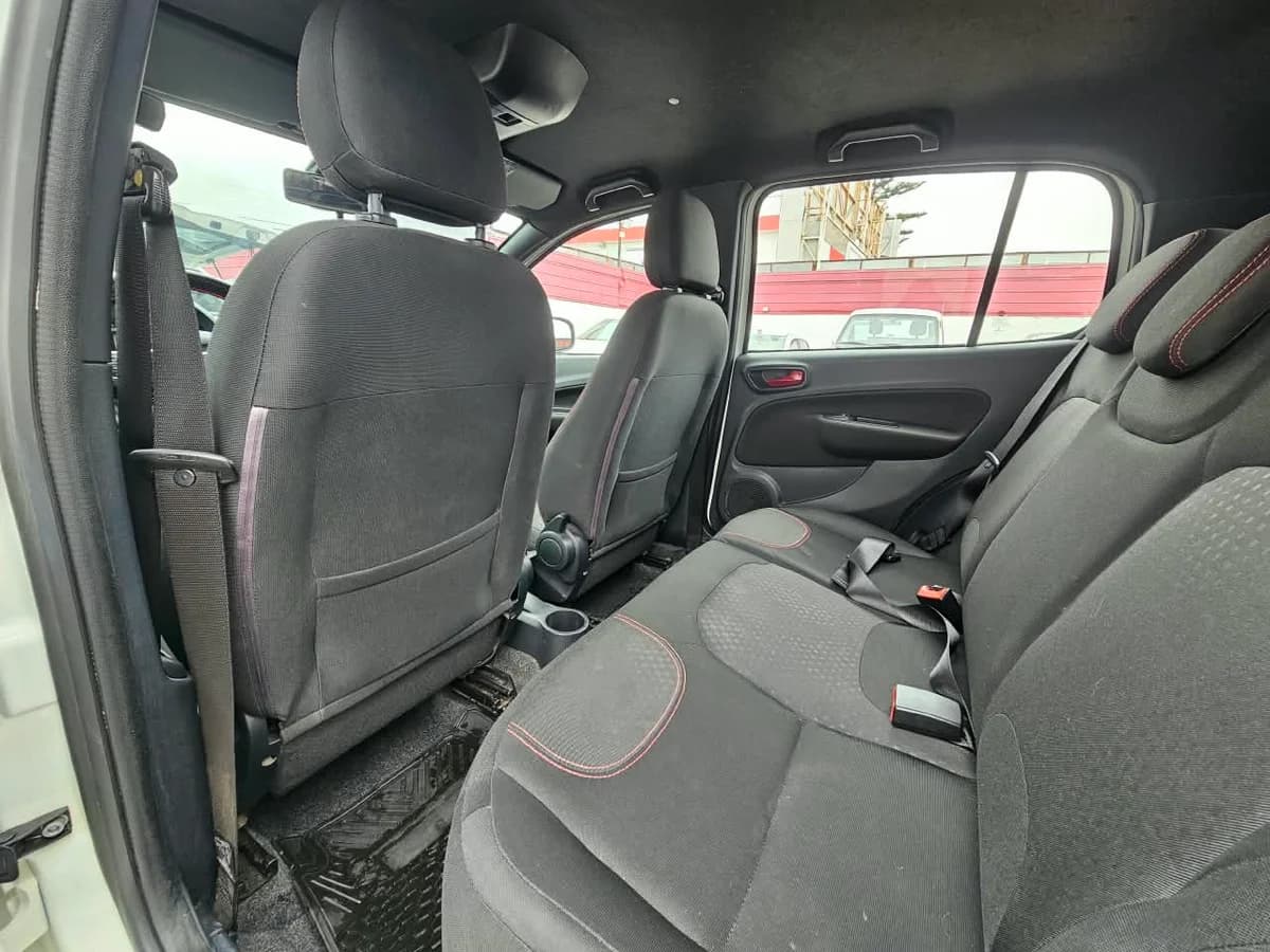 FIAT UNO SPORTING 1.4 HB 2018 - Imagen 8