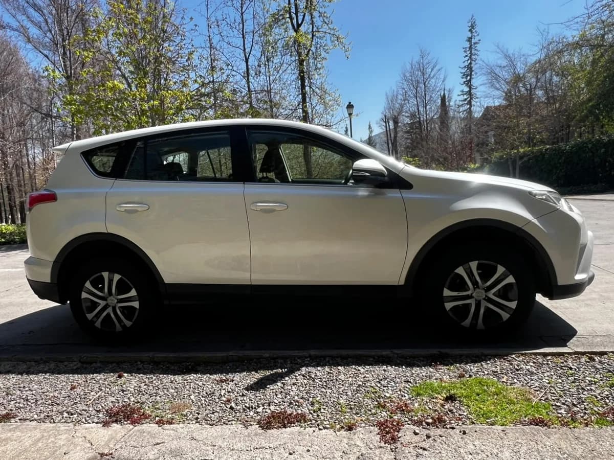 Toyota Rav4 2.0L lujo mt6 4x2 año 2018 pérdida asimilada - Imagen 8
