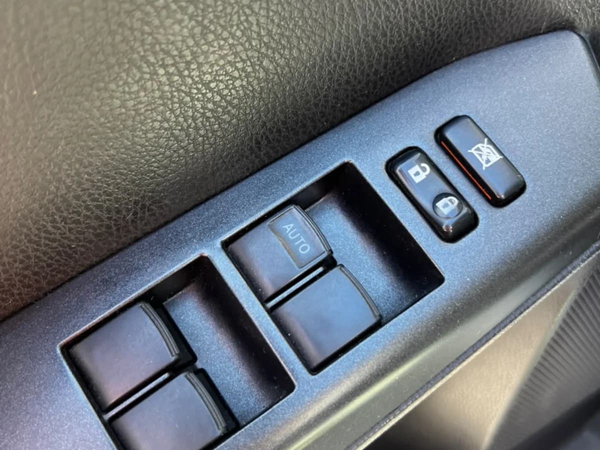 Toyota Rav4 2.0L lujo mt6 4x2 año 2018 pérdida asimilada - Imagen 15