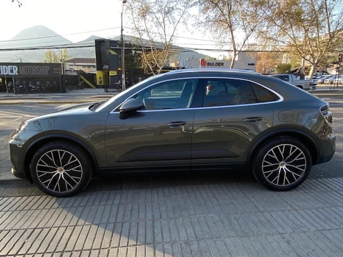PORSCHE MACAN 4 Electric 4x4 2025 - Imagen 6