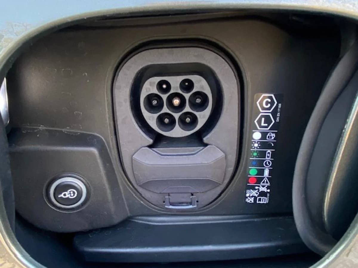 PORSCHE MACAN 4 Electric 4x4 2025 - Imagen 17