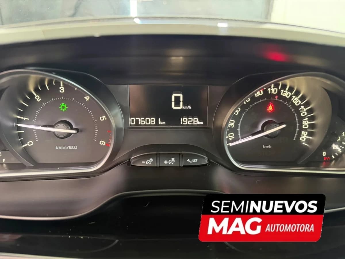 PEUGEOT 208 2019 DIESEL - Imagen 9
