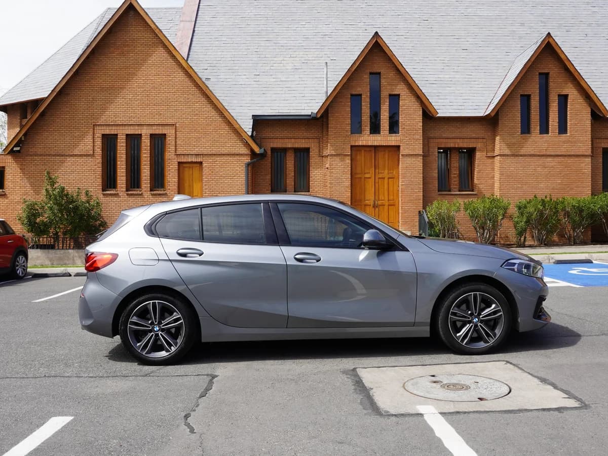 BMW 118 Diesel Sport 2.0 Hatchback Año 2022 - Imagen 4