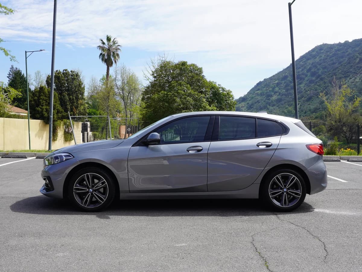 BMW 118 Diesel Sport 2.0 Hatchback Año 2022 - Imagen 8