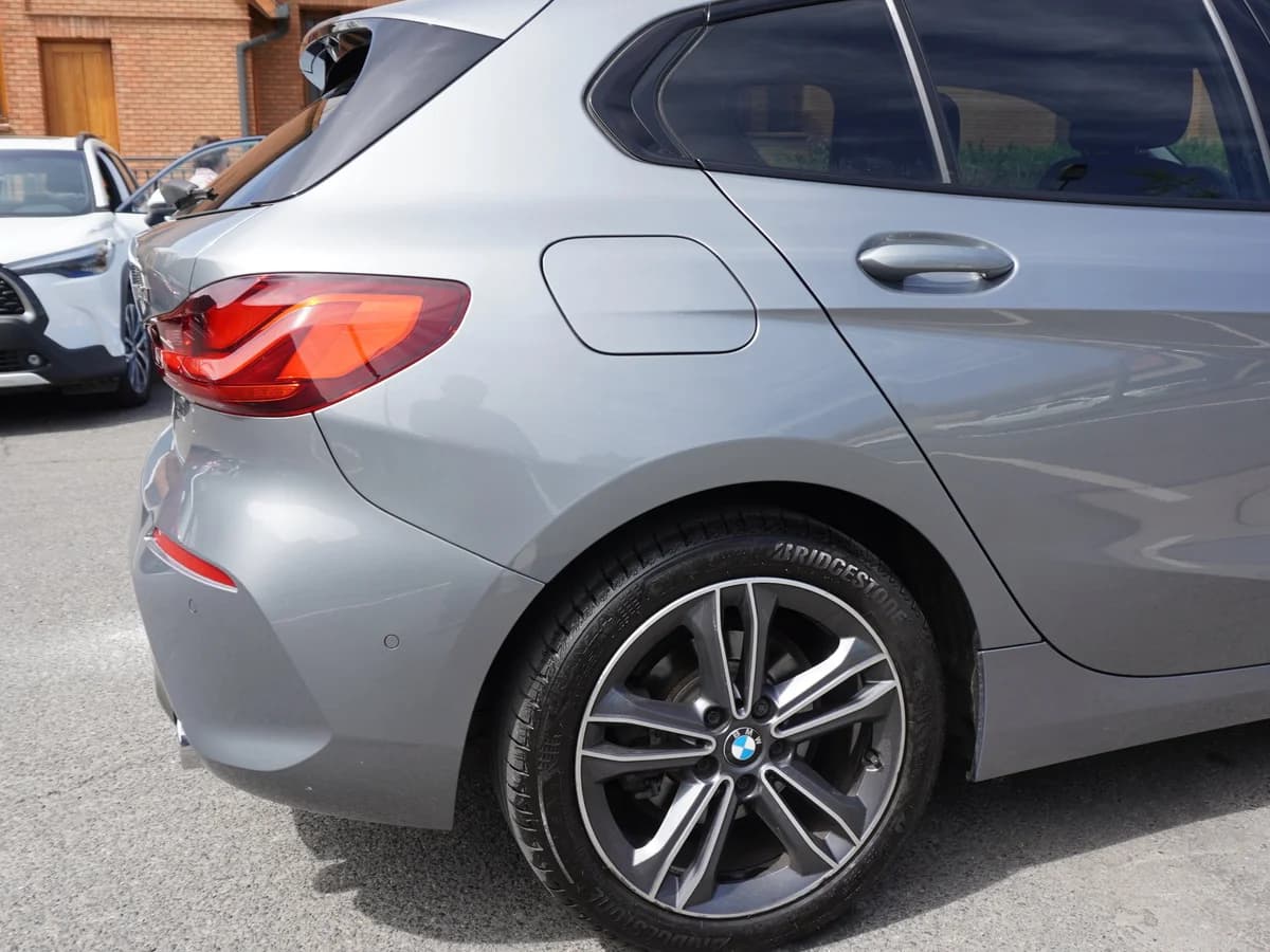 BMW 118 Diesel Sport 2.0 Hatchback Año 2022 - Imagen 13