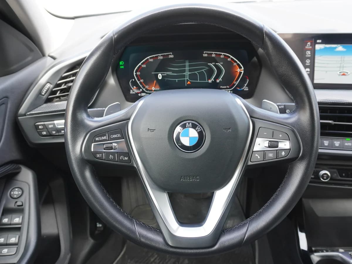 BMW 118 Diesel Sport 2.0 Hatchback Año 2022 - Imagen 22