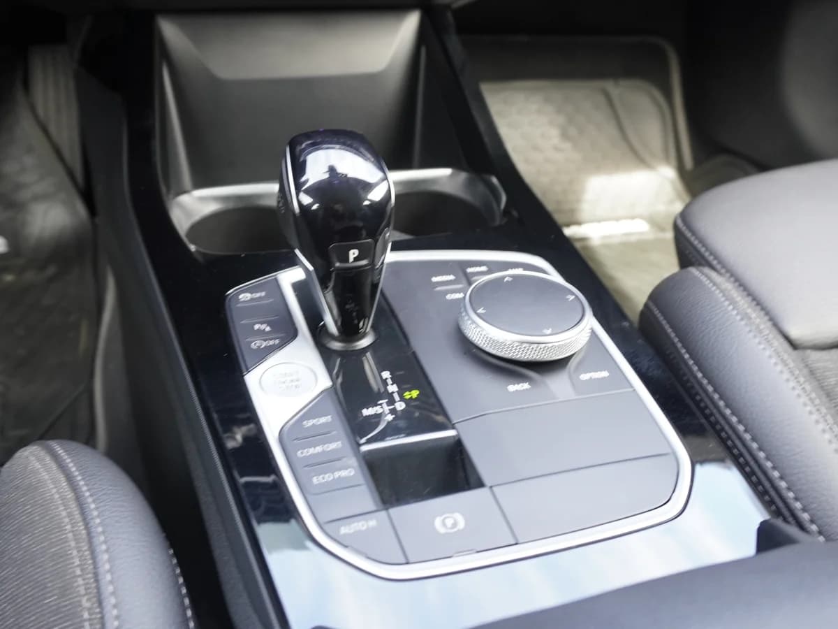 BMW 118 Diesel Sport 2.0 Hatchback Año 2022 - Imagen 25