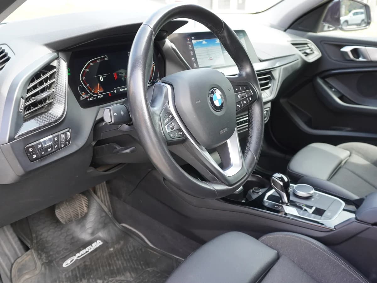 BMW 118 Diesel Sport 2.0 Hatchback Año 2022 - Imagen 28