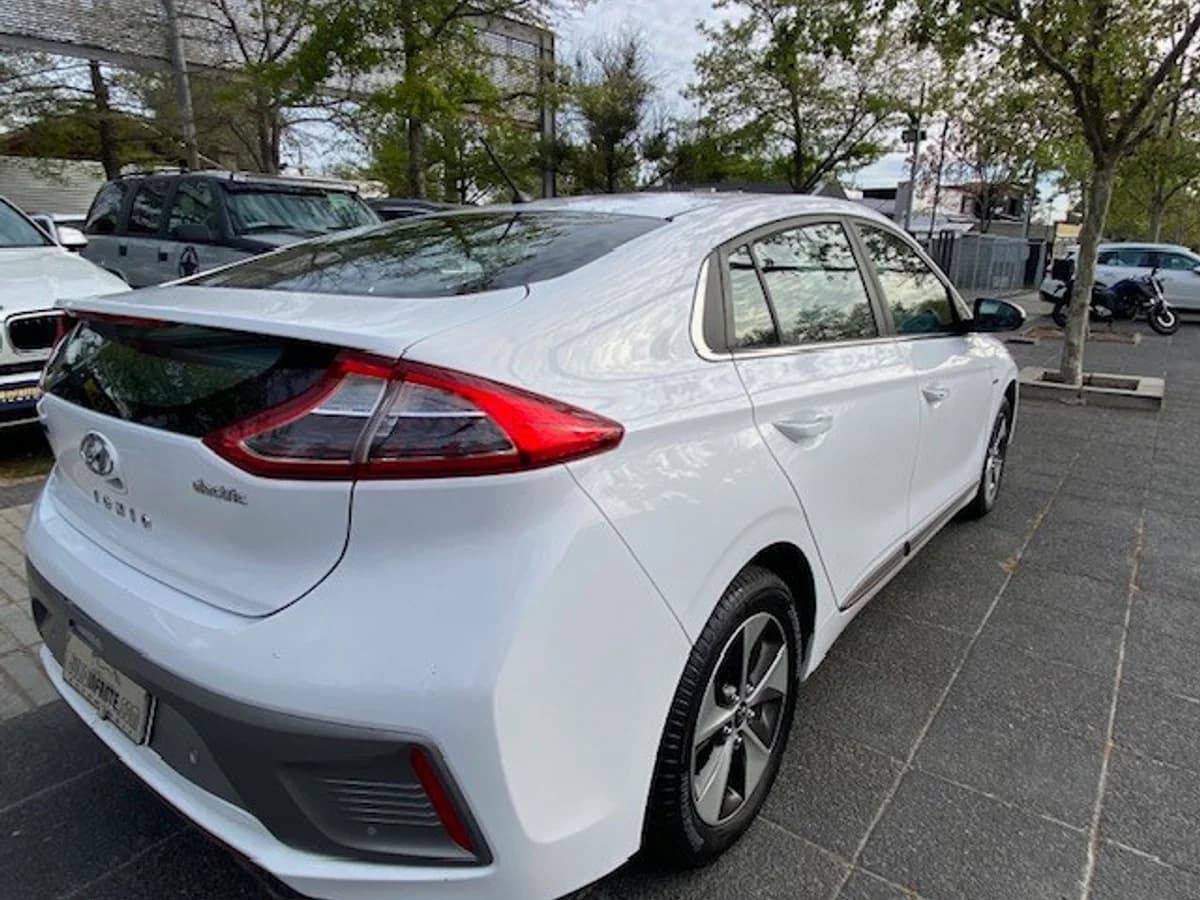 HYUNDAI IONIQ EV GLS 2018 - Imagen 2
