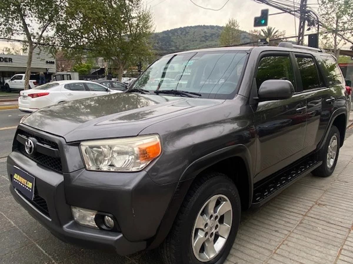TOYOTA 4 RUNNER 4.0 Aut, 3 Corridas, 4x2 2013 - Imagen 9