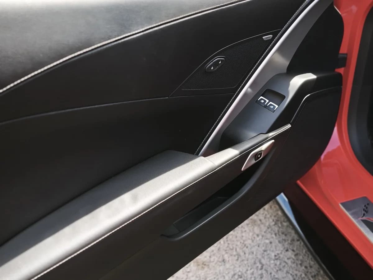 CHEVROLET CORVETTE C7 STINGRAY 2018 - Imagen 15