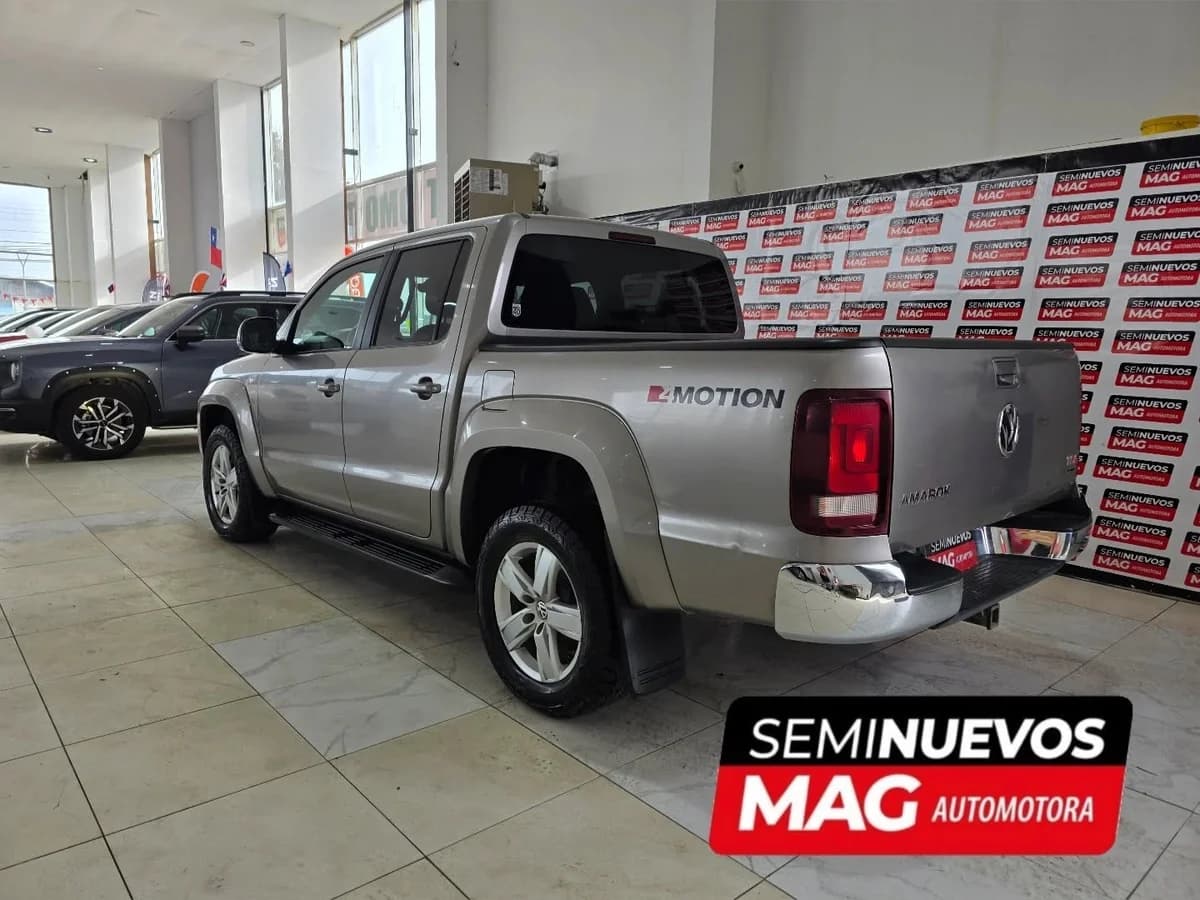 VOLKSWAGEN AMAROK HIGHLINE 2.0 TDI 4X4 AT 2017 - Imagen 4